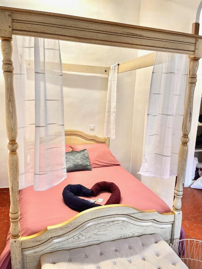 Appartement De Charme Au Coeur De Грас Екстериор снимка
